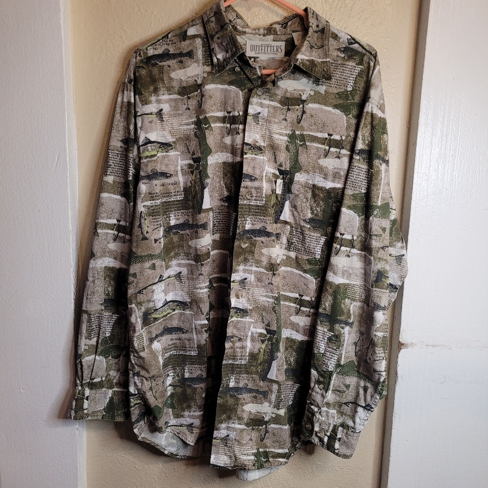 Outfitters Roundtree and York Shirt Fishing Fish Print Camping Haunting Outdoor